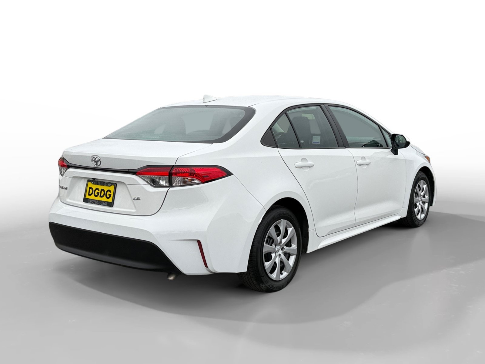 Used 2024 Ice Toyota LE image 5