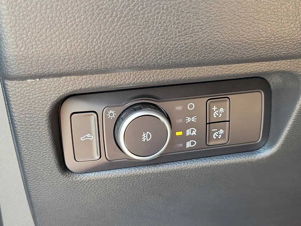 New 2026 Shadow Black Ford XLT image 30