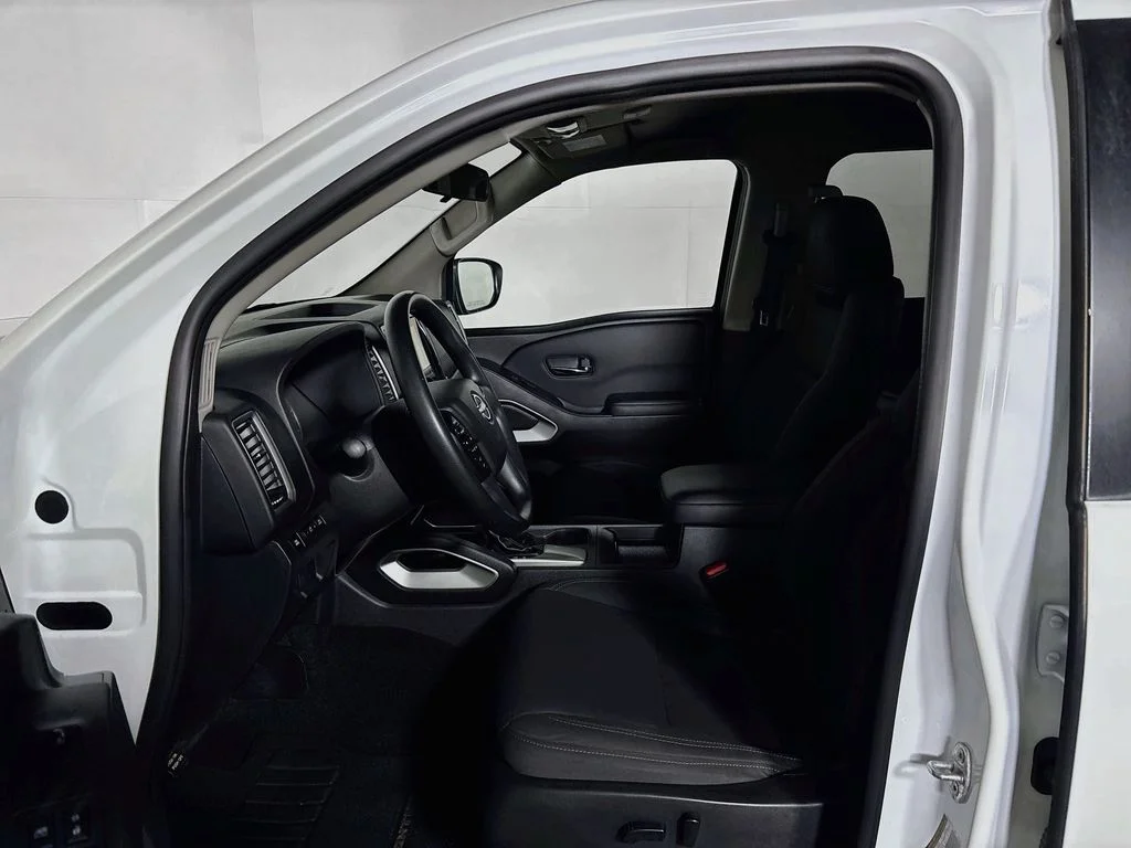 Used 2022 White Nissan SV image 11