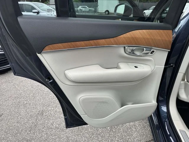 Used 2021 Blue Volvo T6 Momentum image 20