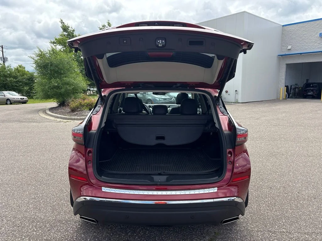 Used 2020 Cayenne Red Metallic Nissan SL image 26