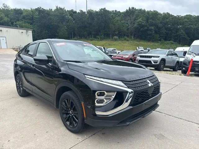 Used 2024  Mitsubishi  image 1