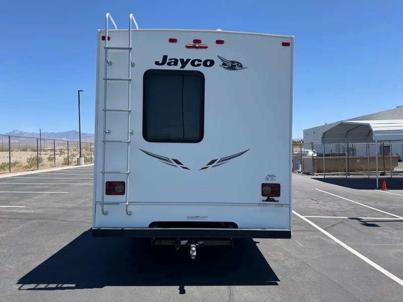 Used 2018 SUMMIT WHITE Chevrolet VAN 159" image 4