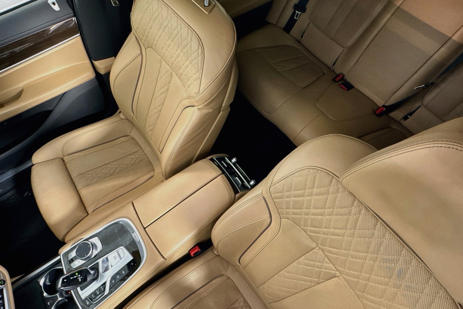 Used 2020 Mineral White Metallic BMW 740i image 20