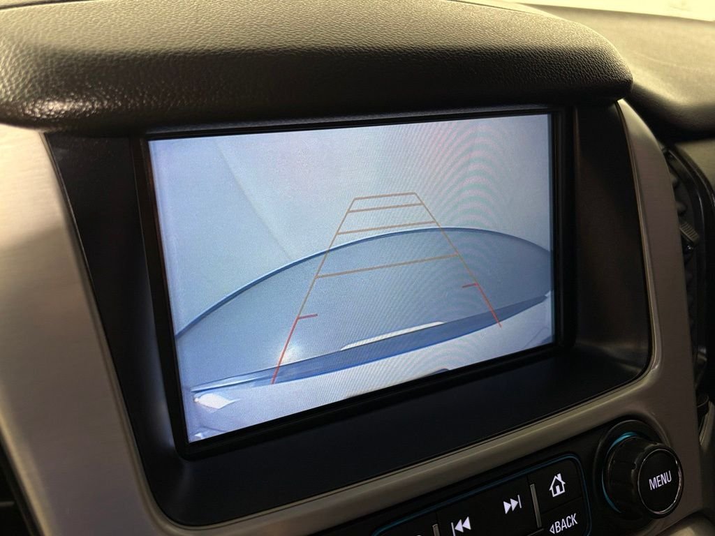 Used 2019 White GMC SLE image 30