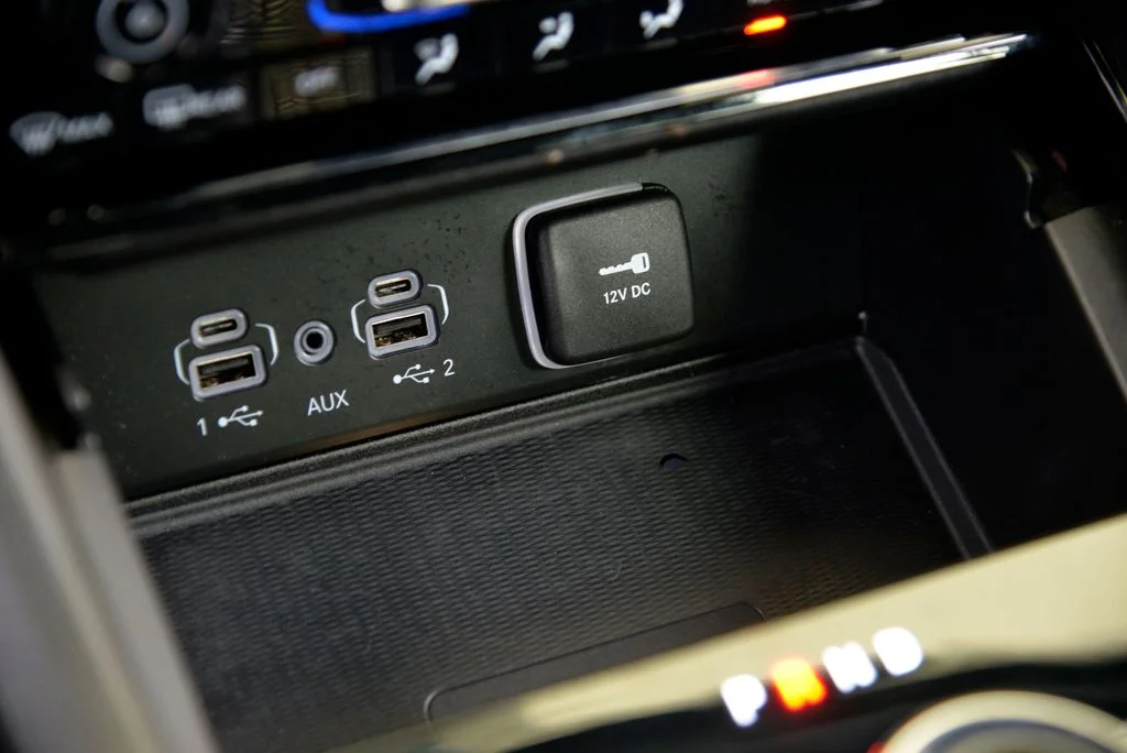 Used 2023 Black Jeep Altitude X image 25