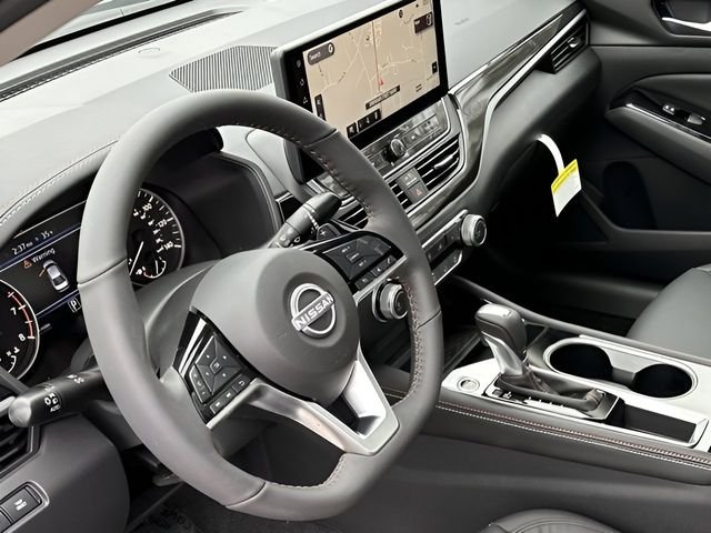 2025 Nissan Altima SR - Photo 17