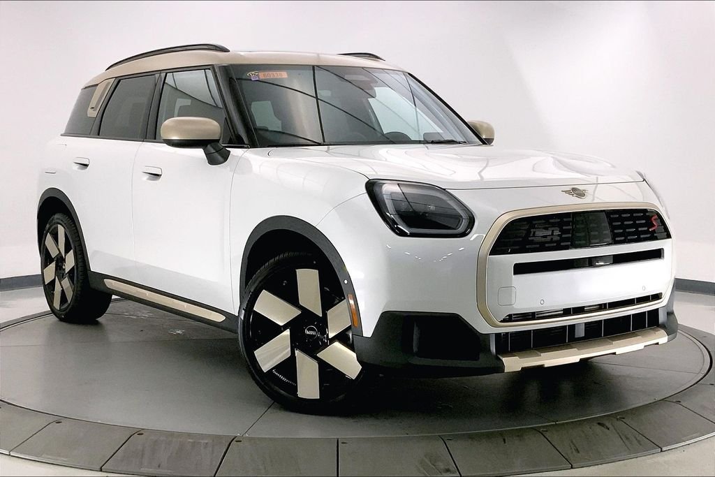 Used 2025 Nanuq White Metallic MINI Iconic image 11