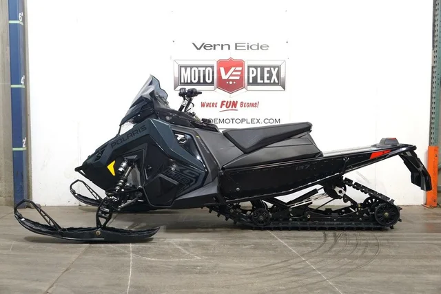 2026 Polaris INDY XC 137 650 Gloss Black Blue Dusk