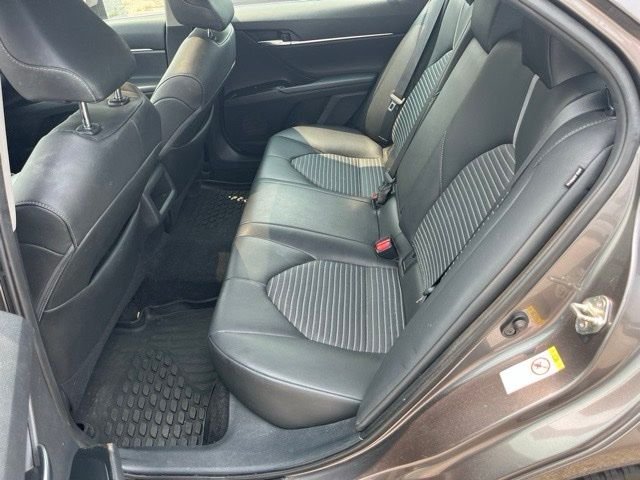 Used 2018 Gray Toyota SE image 12