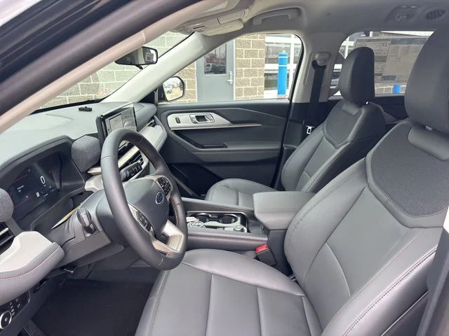 New 2026 Agate Black Metallic Ford Active image 12