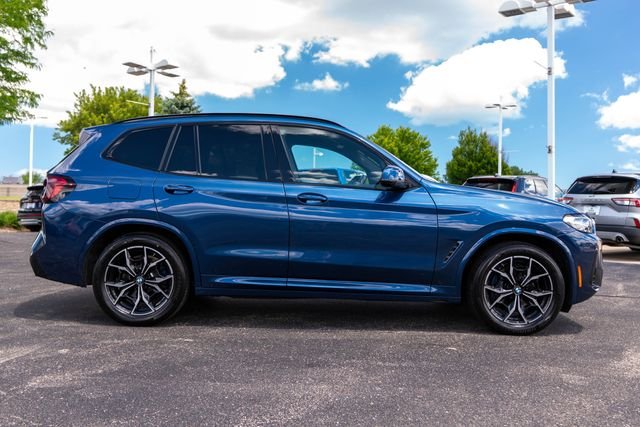 Used 2022 Blue Metallic BMW xDrive30i image 2