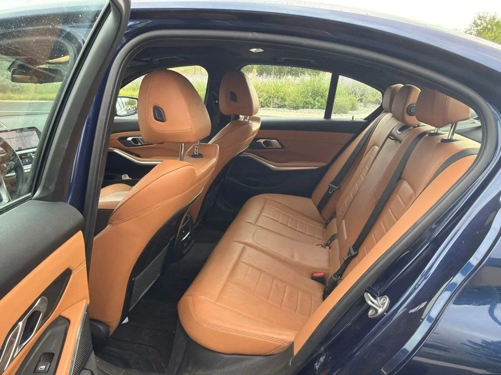 Used 2019 Mediterranean Blue Metallic BMW 330i xDrive image 11