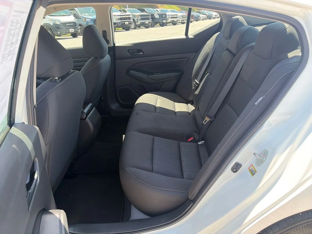 Used 2025 White Nissan 2.5 SV image 24