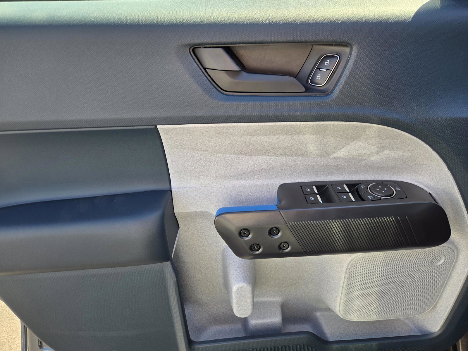 New 2026 Carbonized Gray Metallic Ford XLT image 9