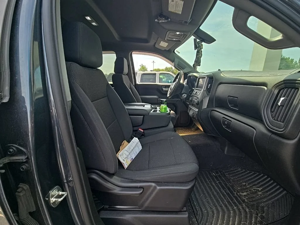 Used 2020 SHADOW GRAY METALLIC Chevrolet Custom image 9