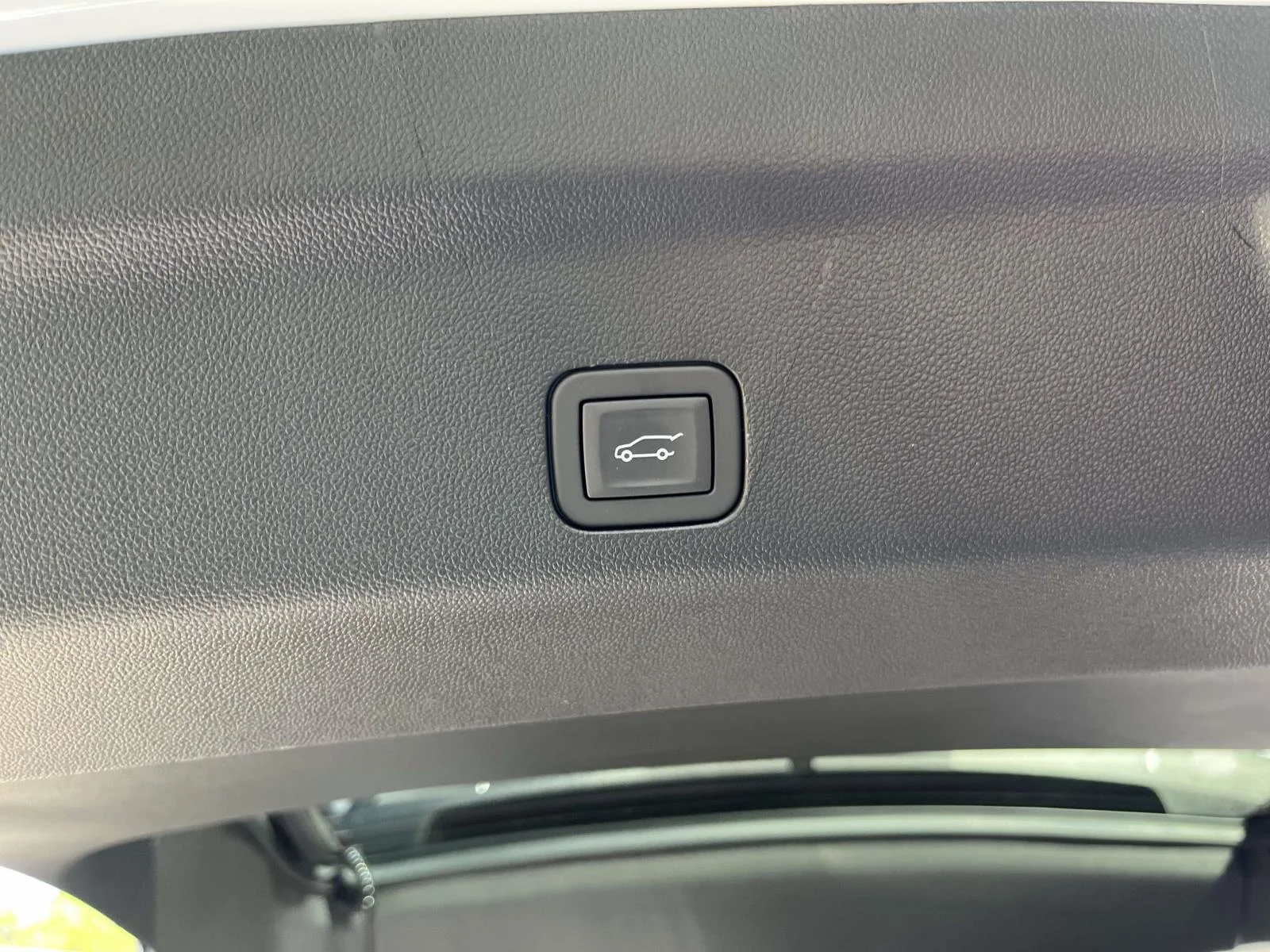 2026 GMC Yukon AT4 - Photo 33
