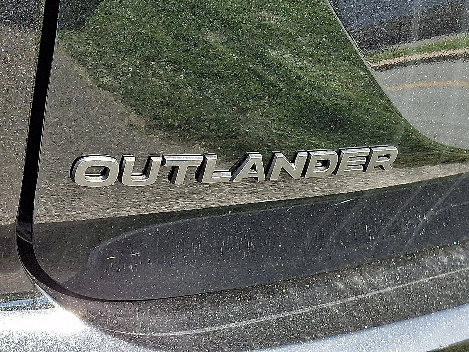 New 2026 Black Mitsubishi LE image 9