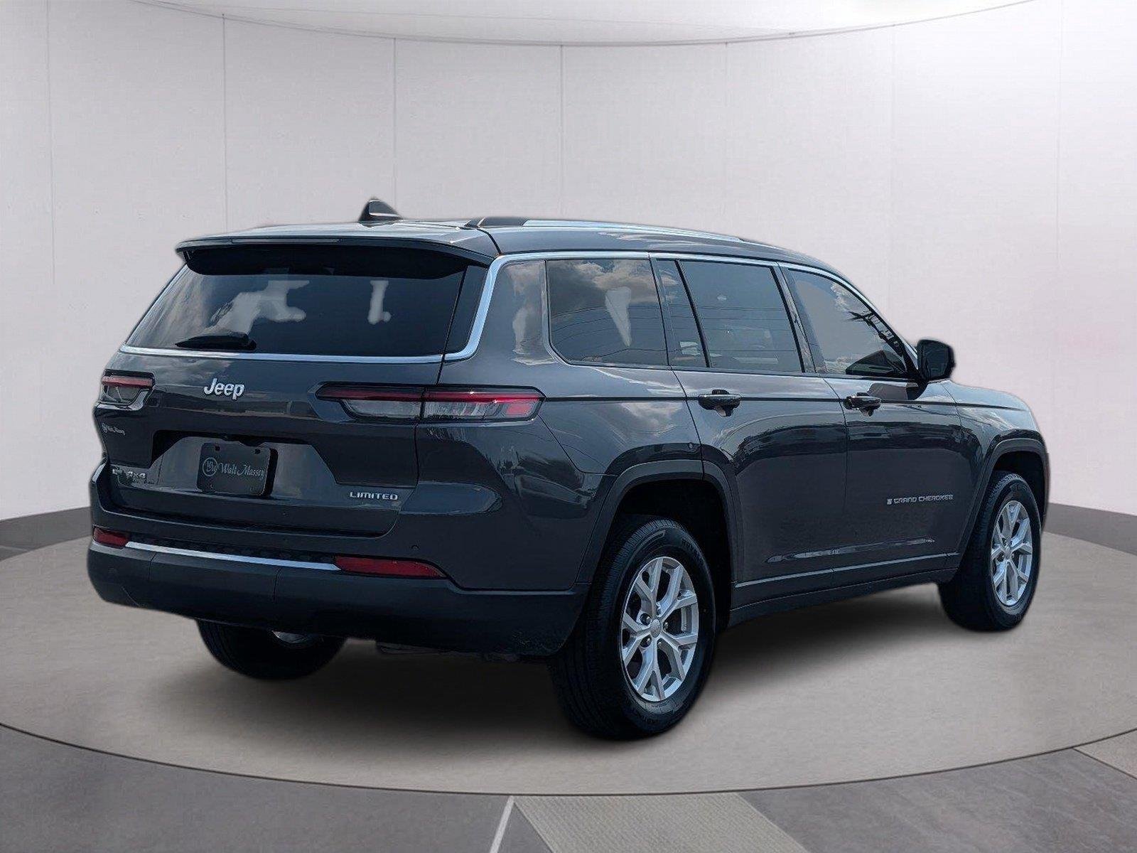 Used 2023 Baltic Gray Metallic Clearcoat Jeep Limited image 6