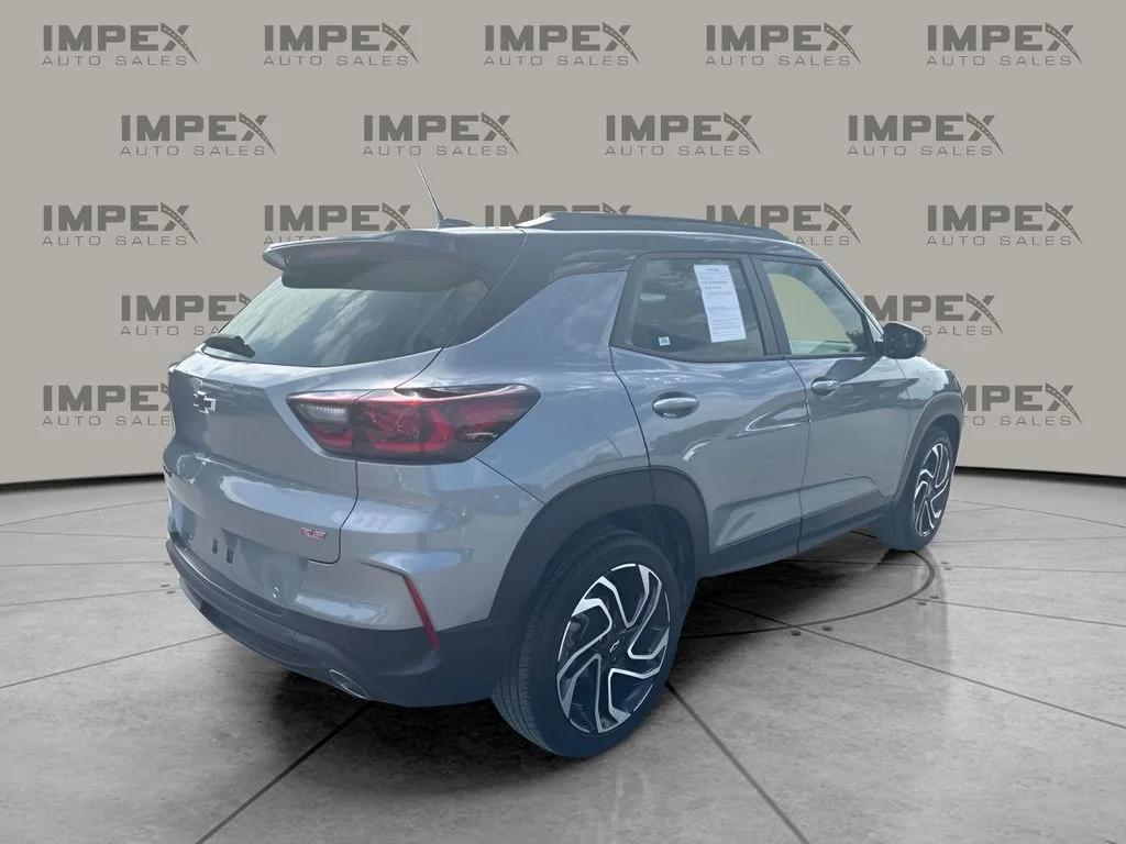 Used 2025 Gray Chevrolet RS image 3