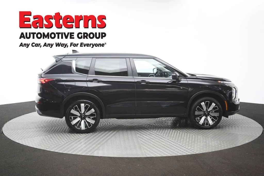 Used 2025 Black Mitsubishi SE image 45