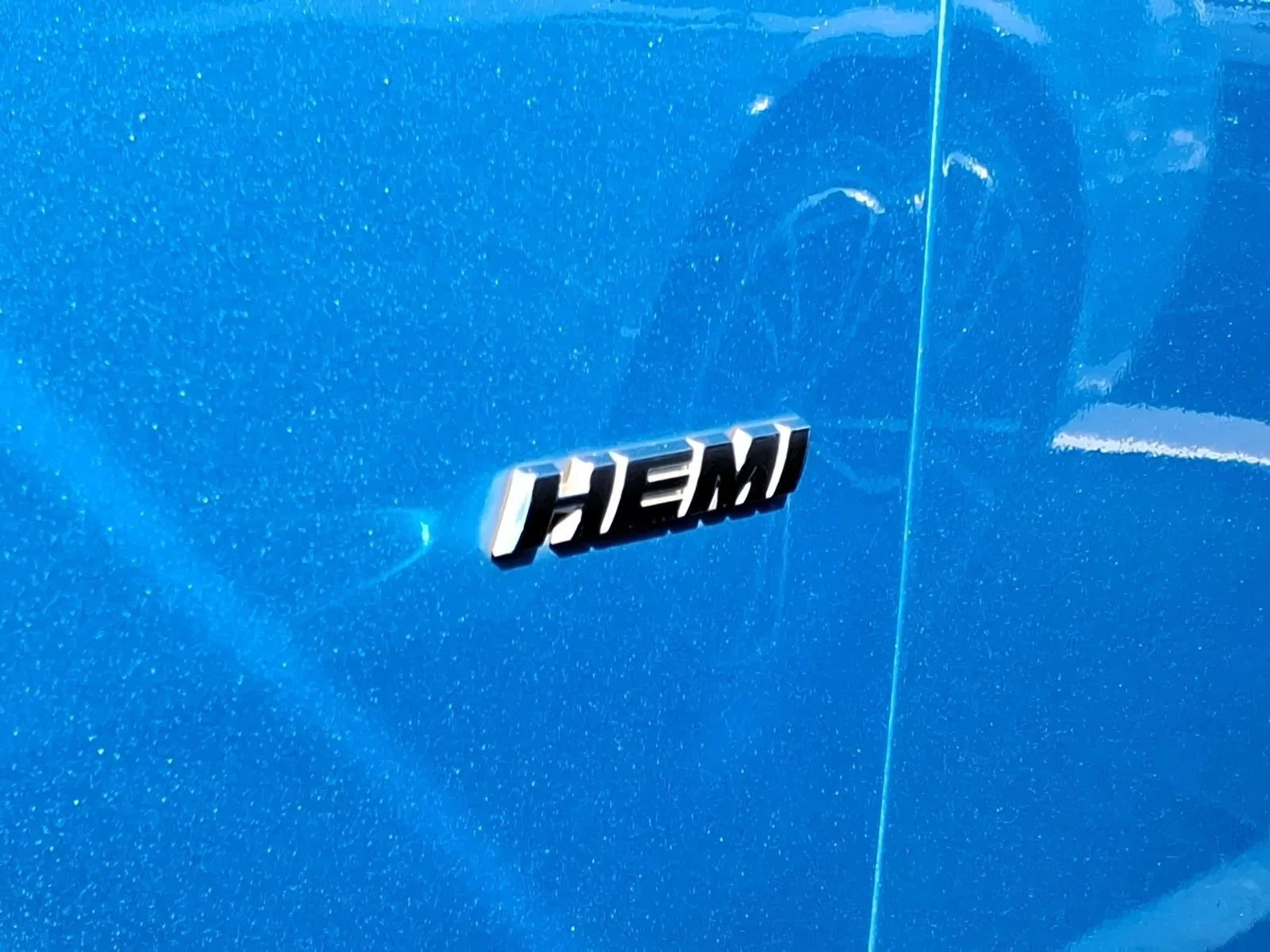 Used 2015 B5 Blue Pearl Coat Dodge R/T Plus Shaker image 4
