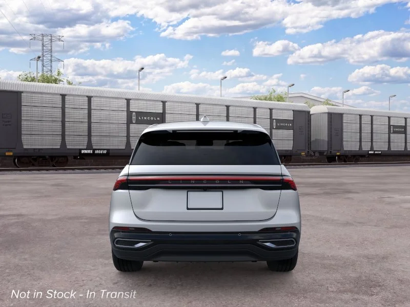 New 2026 Silver Radiance Metallic Clearcoat Lincoln Premiere image 5