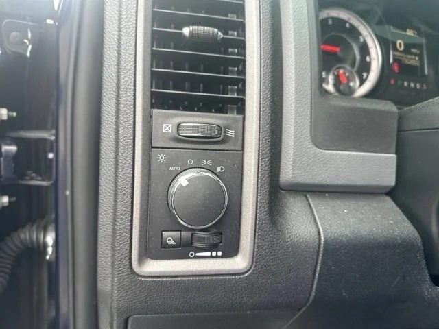 Used 2017 True Blue Pearlcoat Ram Tradesman image 13