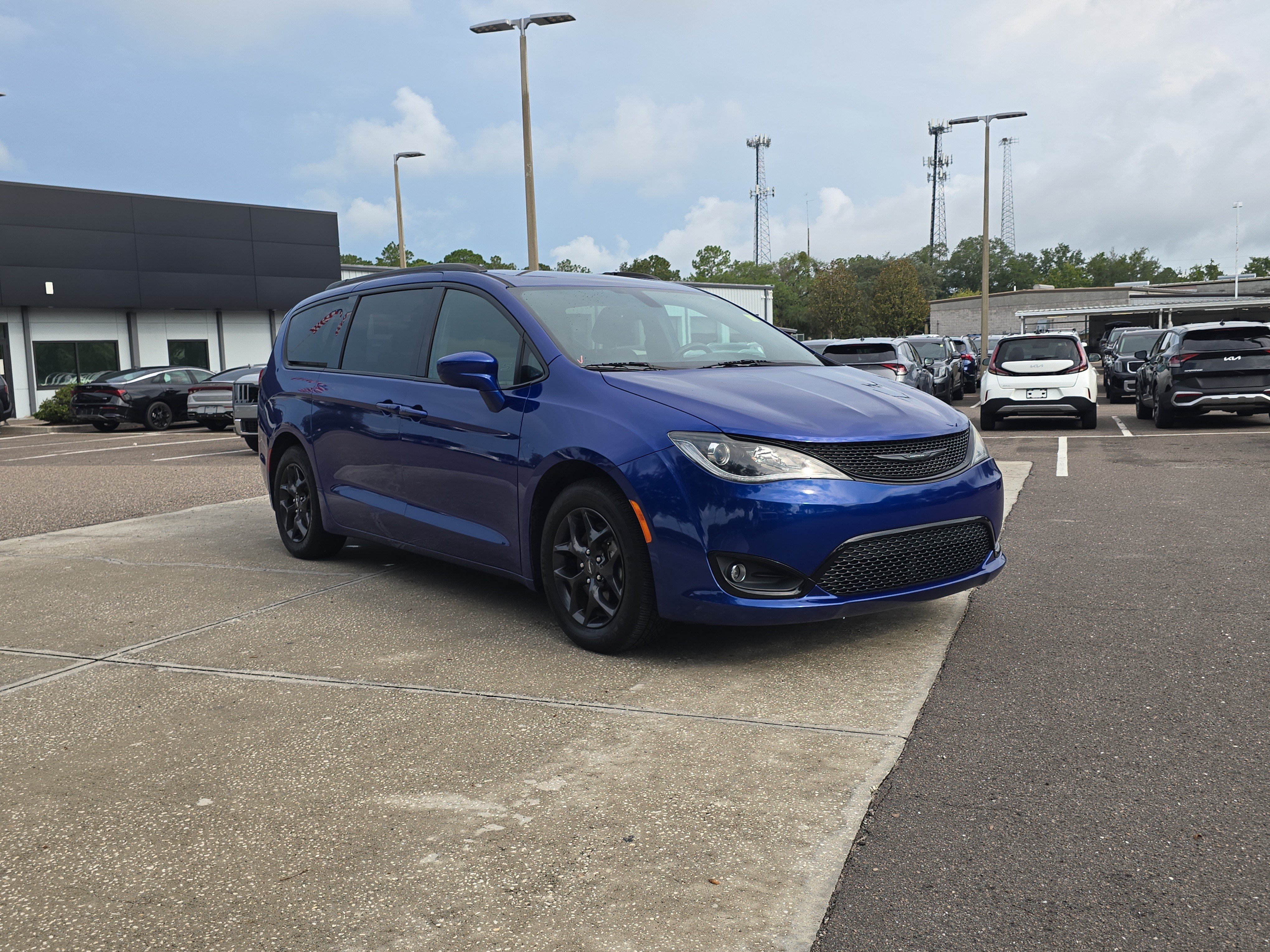Used 2019 Ocean Blue Metallic Chrysler Touring L image 2