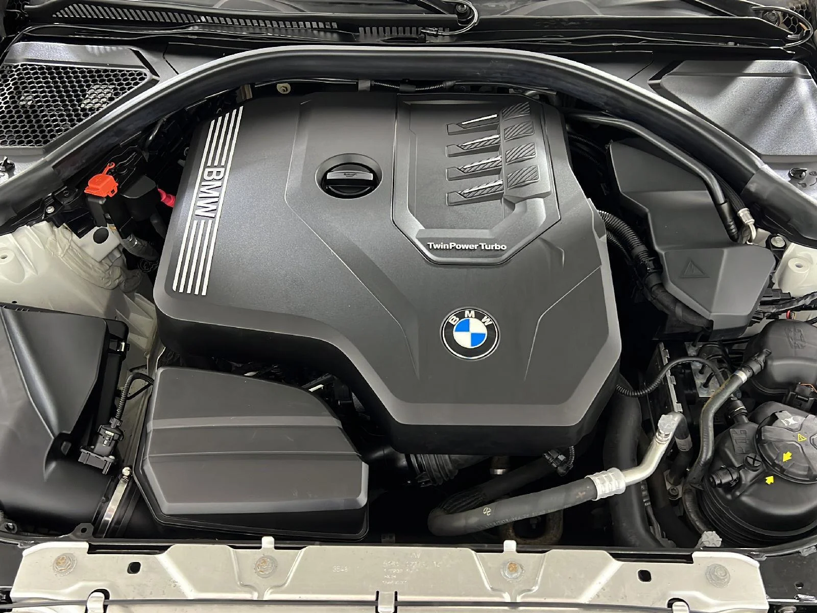 Used 2019 Alpine White BMW 330i xDrive image 25