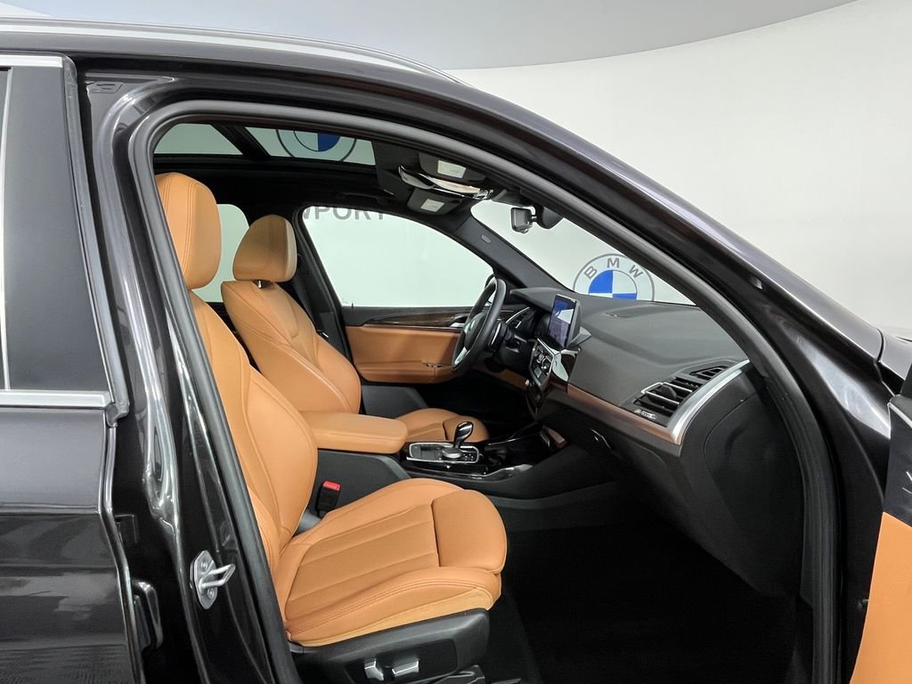 Used 2023 Gray BMW xDrive30i image 24