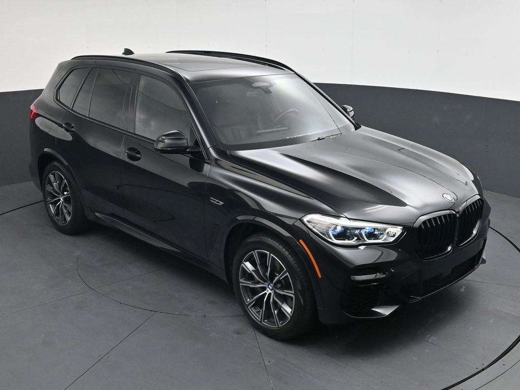 Used 2022 Black Sapphire Metallic BMW xDrive45e image 21