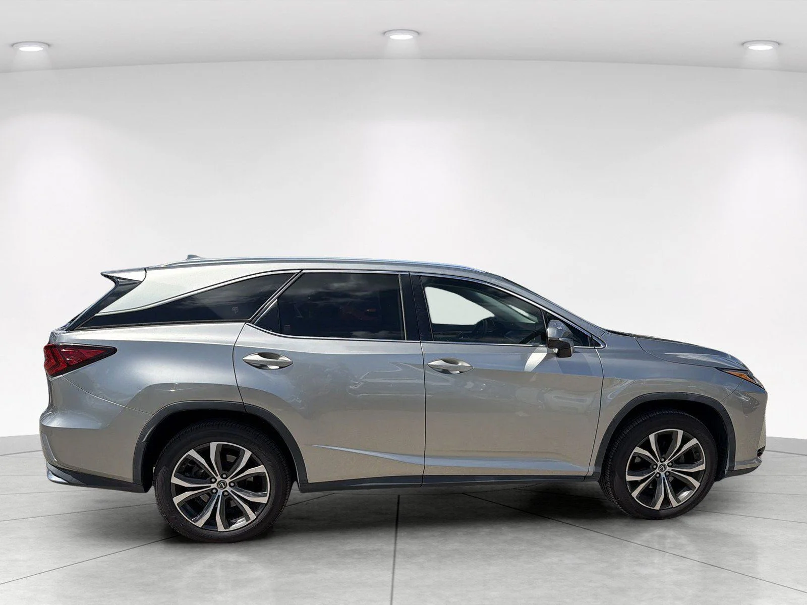 Used 2018 Silver Lexus 350L image 3