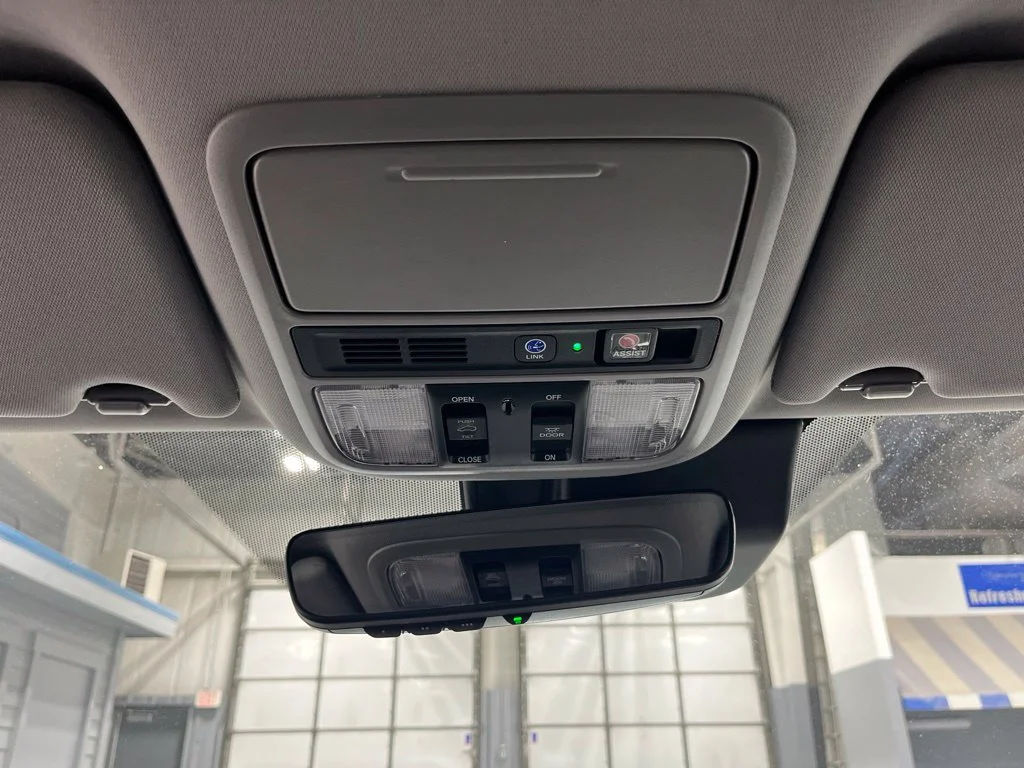 Certified Used 2020 Platinum White Pearl Honda Touring image 28