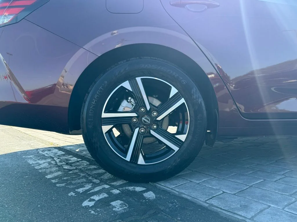 Used 2024  Nissan SV image 10