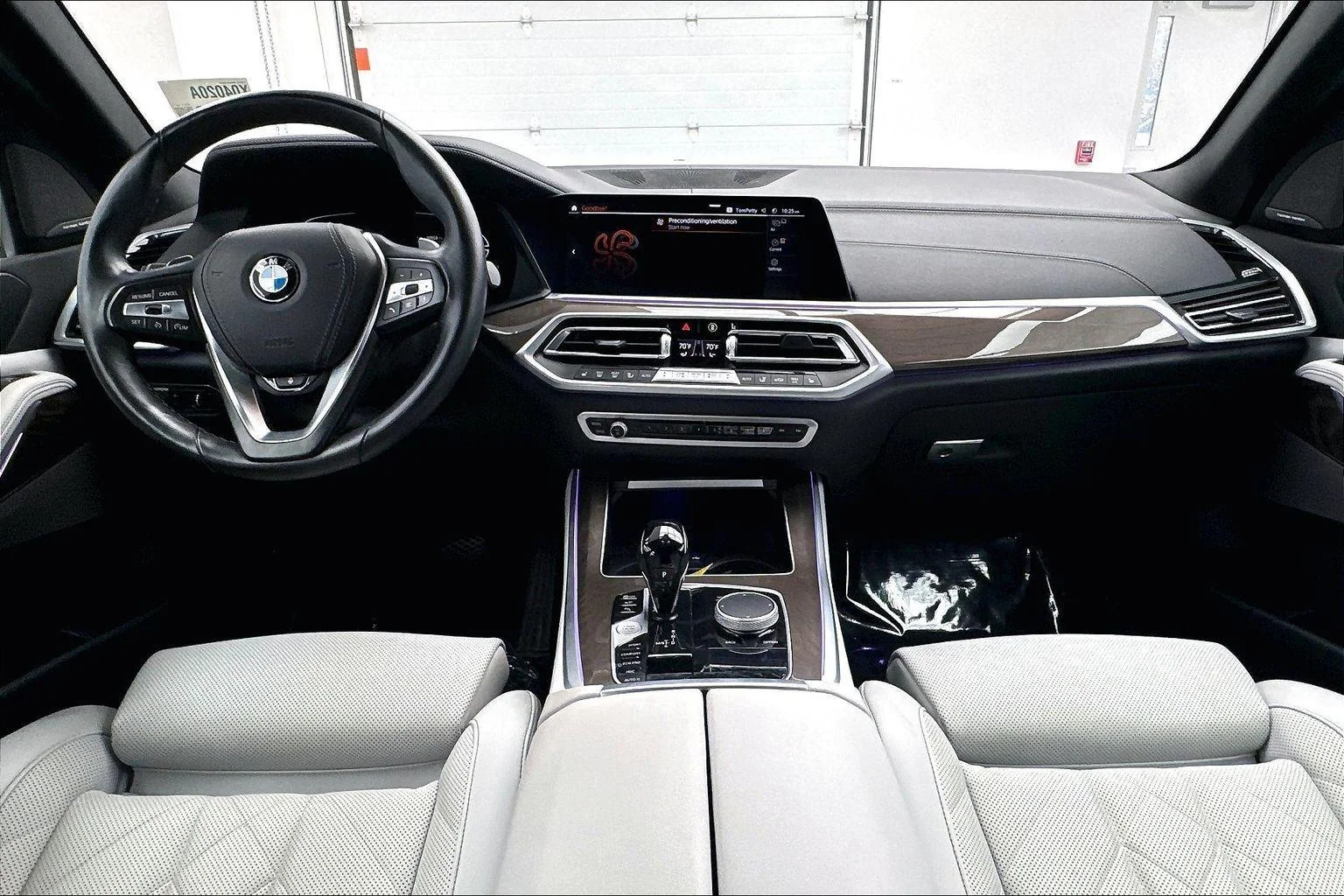 Used 2023 Black Sapphire Metallic BMW xDrive40i image 10
