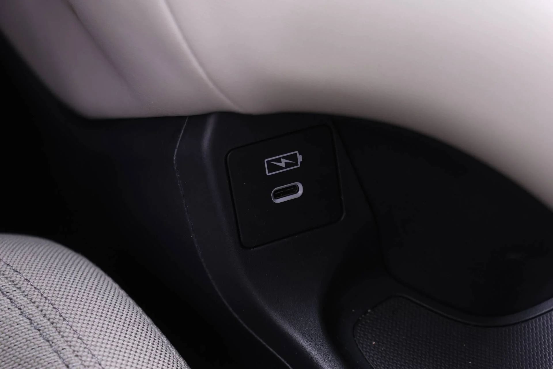 2025 Honda HR-V LX - Photo 9