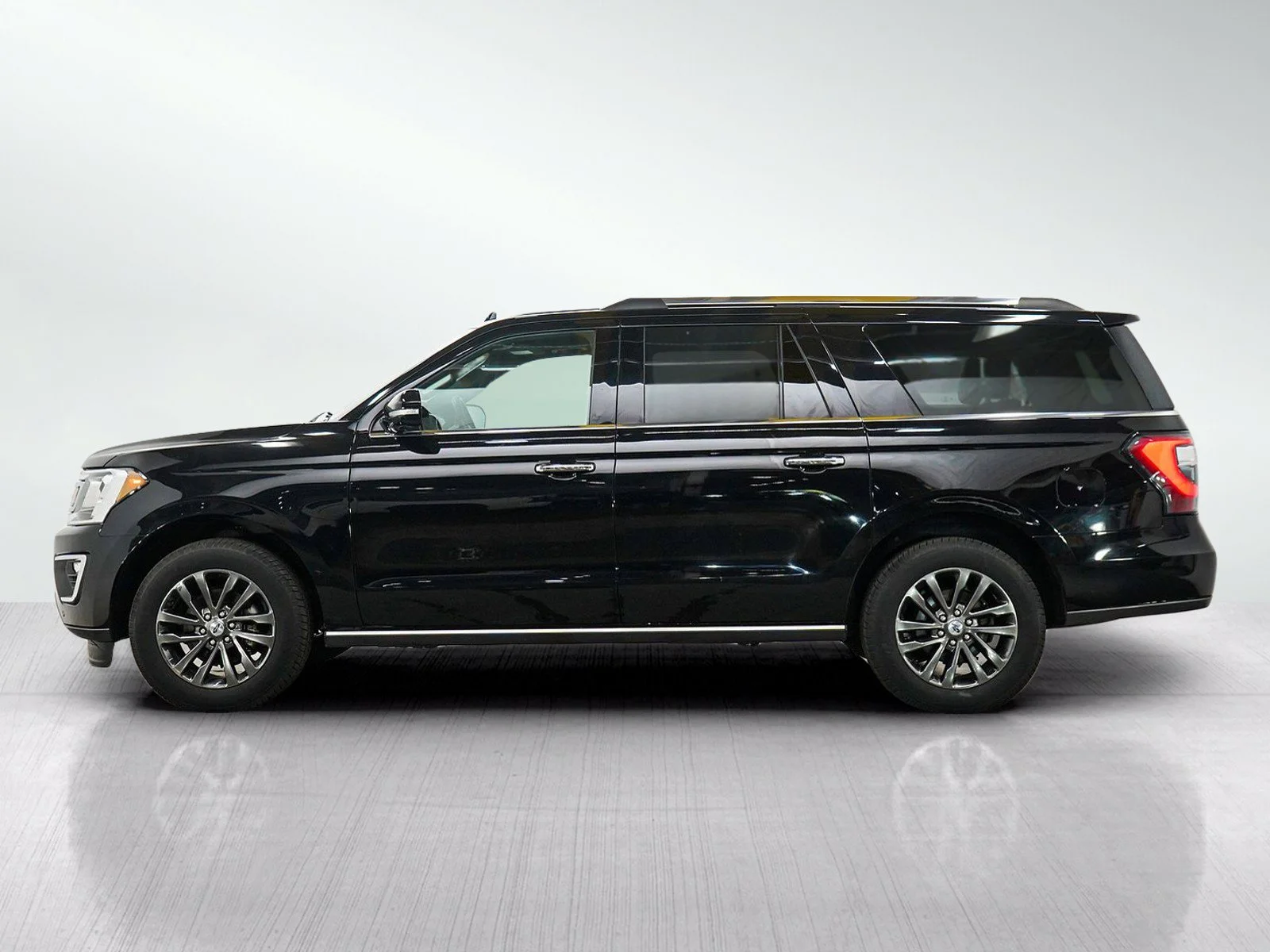 Used 2020 Ford Expedition Limited with VIN 1FMJK2AT2LEA20966 for sale in Minneapolis, Minnesota