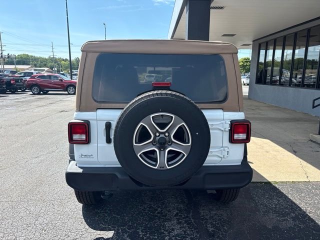 Used 2022 White Jeep Unlimited Sport S image 7