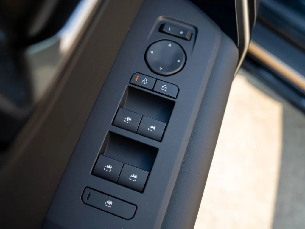 New 2027 Brown Kia X-Line S image 17