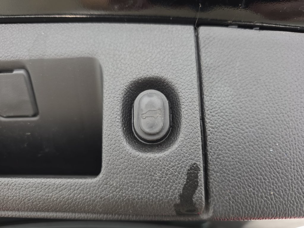 Used 2020 Black Chevrolet Premier image 36