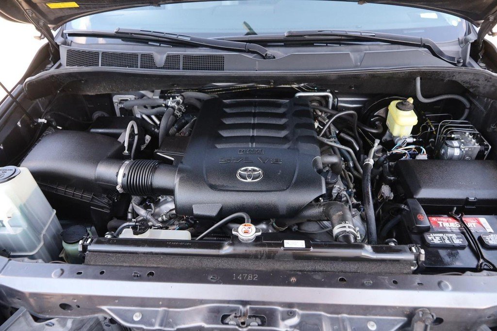 Used 2018 Magnetic Gray Metallic Toyota Platinum 4WD (Natl) image 34