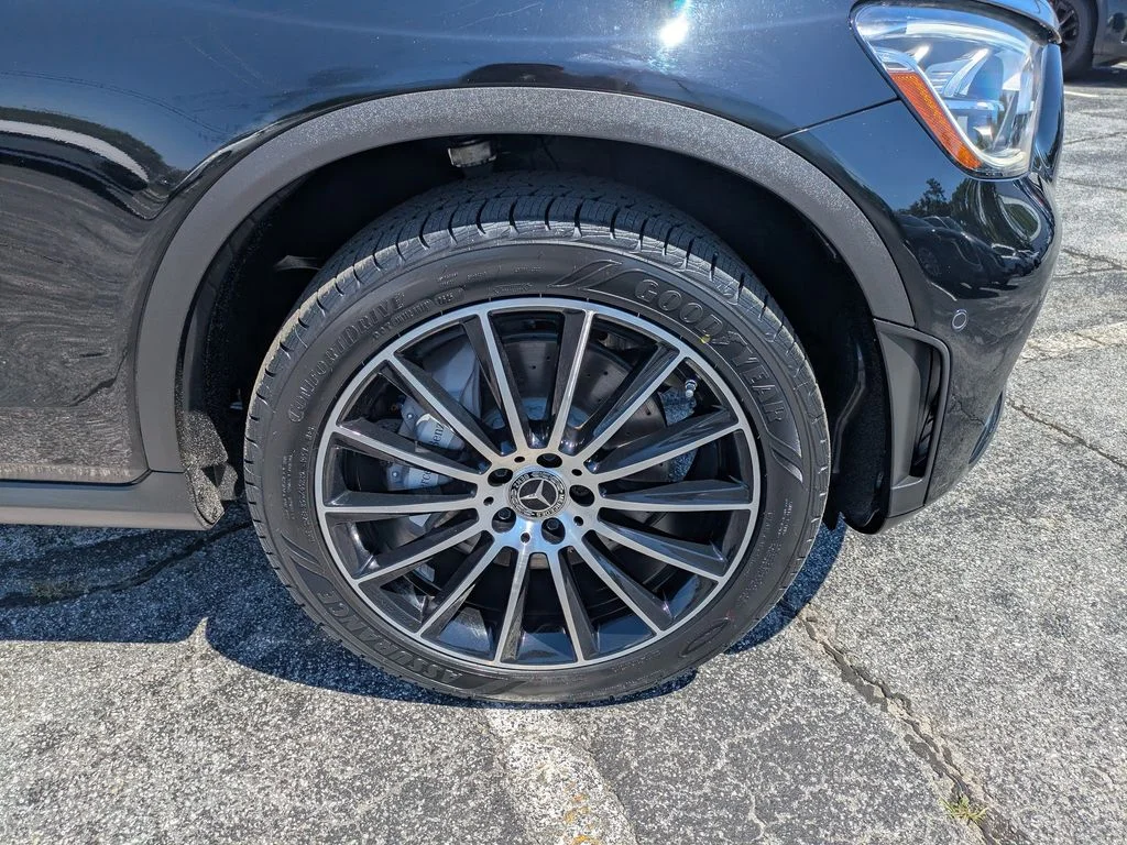 Used 2022  Mercedes-Benz GLC 300 image 12