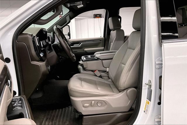 2025 Chevrolet Silverado 3500HD LTZ - Photo 23