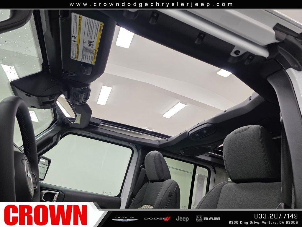 New 2026 Granite Crystal Metallic Clearcoat Jeep 85th Anniversary image 25