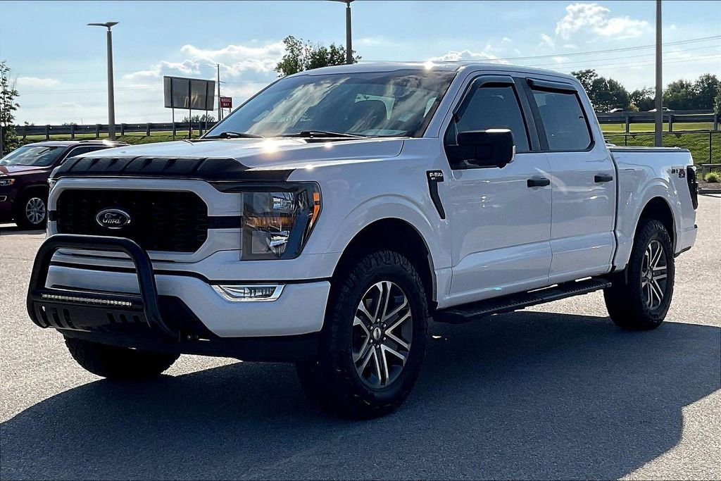 Used 2021 White Ford XL image 3