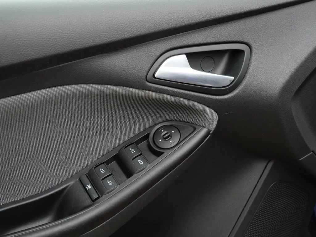 Used 2012 Blue Ford SE image 22