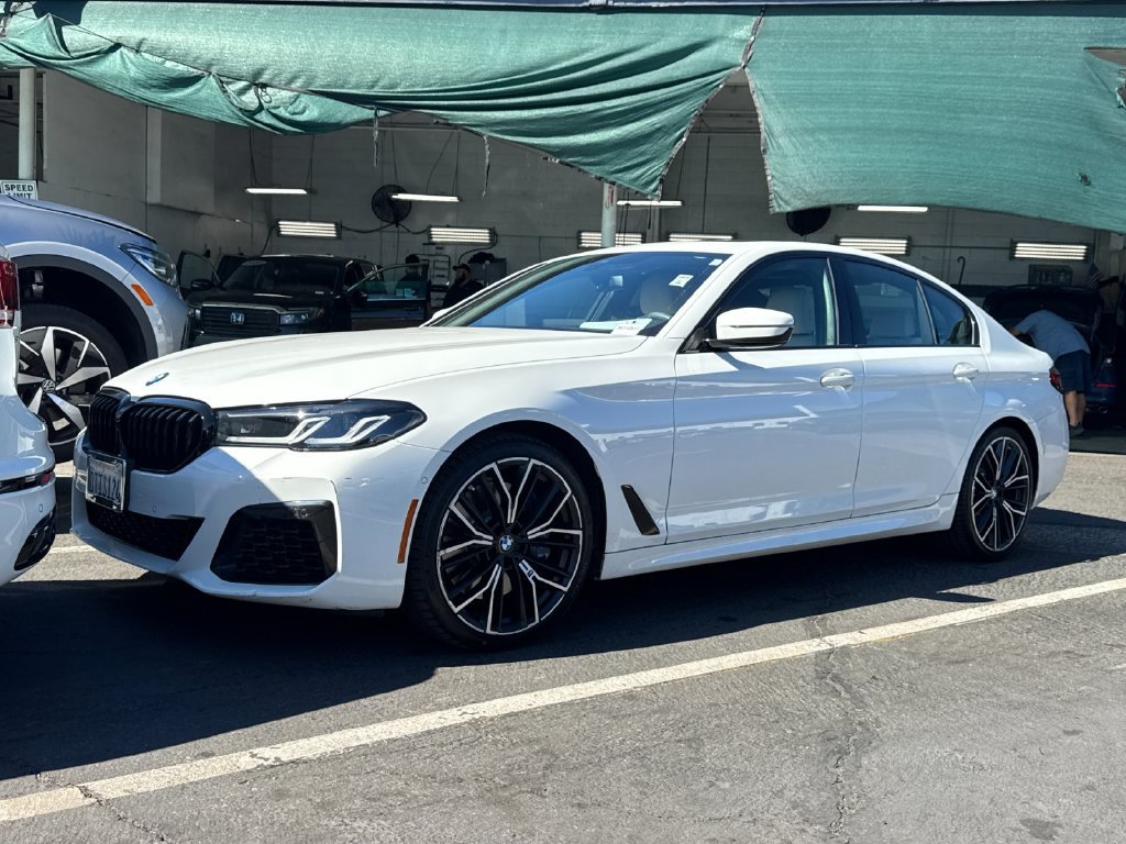 Used 2021 White BMW 540i image 2