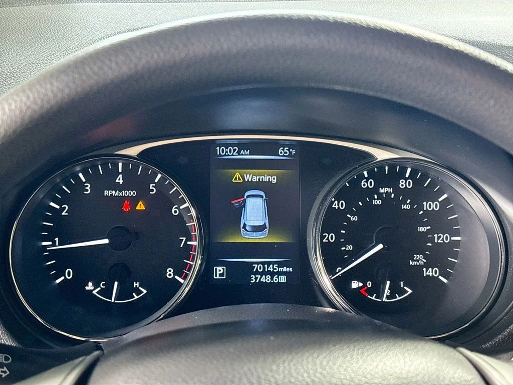 Used 2016 Blue Nissan S image 14