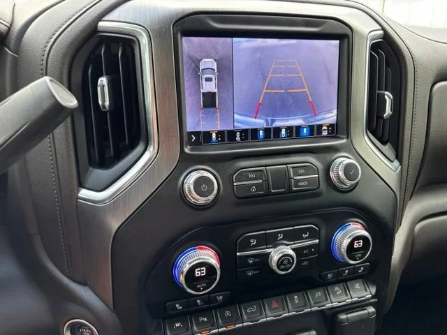 Used 2021 White GMC Denali image 30